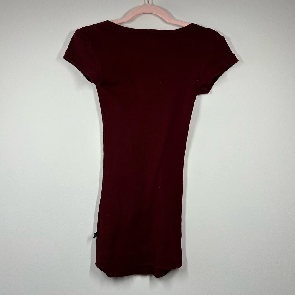 OUTLAW Dark Red Ribbed Basic T-shirt Small - Picture 3 of 6